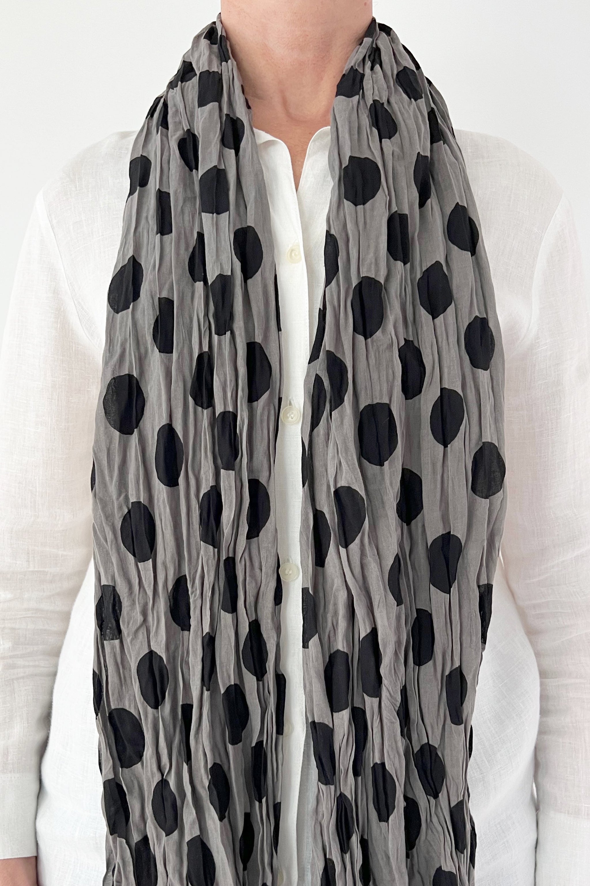 MARGARET HOWELL OVERSIZED SPOT SCARF 麻 MARGARET HOWELL OVERSIZED