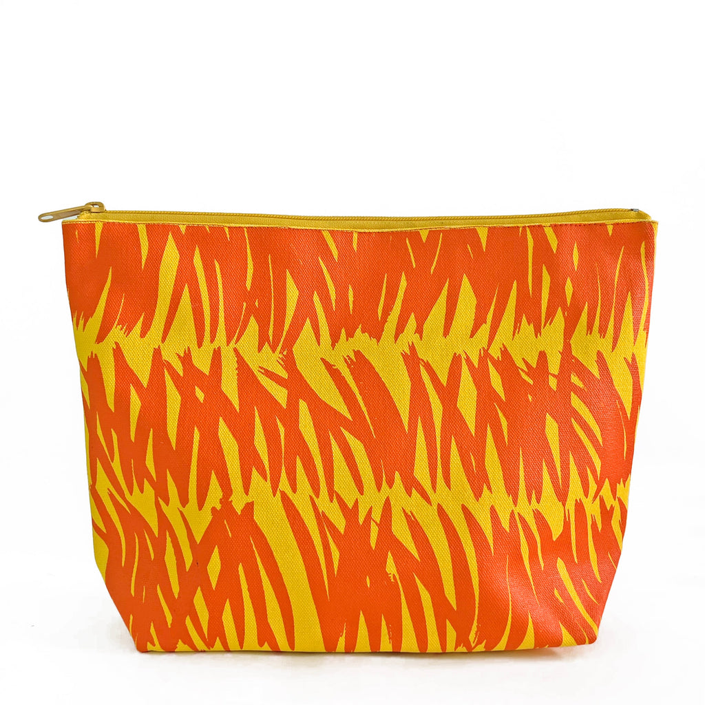 A See Design Travel Pouch Extra Large for essentials.